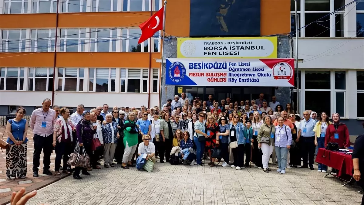 Beşikdüzü'nde Geleneksel Mezunlar Buluşması Yapıldı