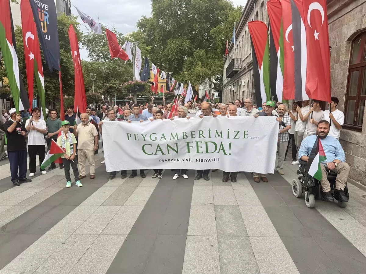 Trabzon'da Hazreti Muhammed'in Karikatürüne Tepki