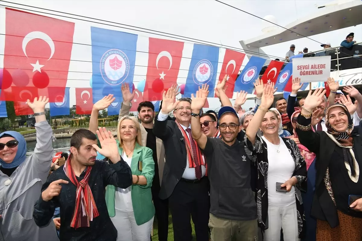 Trabzon'da Özel Gereksinimli Öğrencilere Gemi Turu Etkinliği