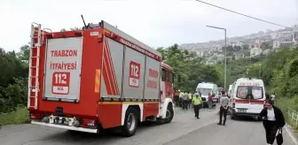 Trabzon'da Park Halindeki Minibüs Şarampole Devrildi: 5 Yaralı