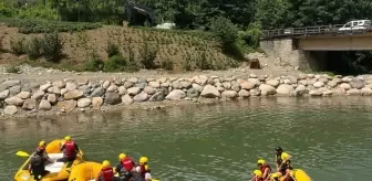 Trabzon'da şehit aileleri ve gaziler rafting heyecanı yaşadı