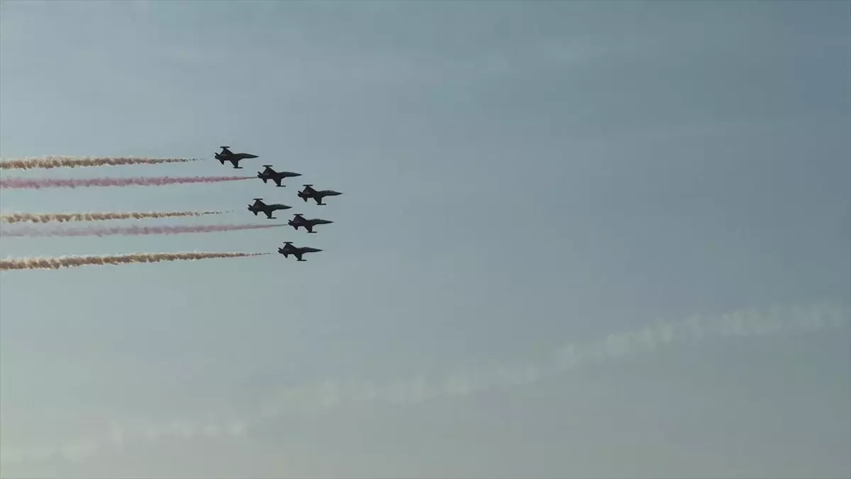 Türk Yıldızları'ndan Anma Gösterisi