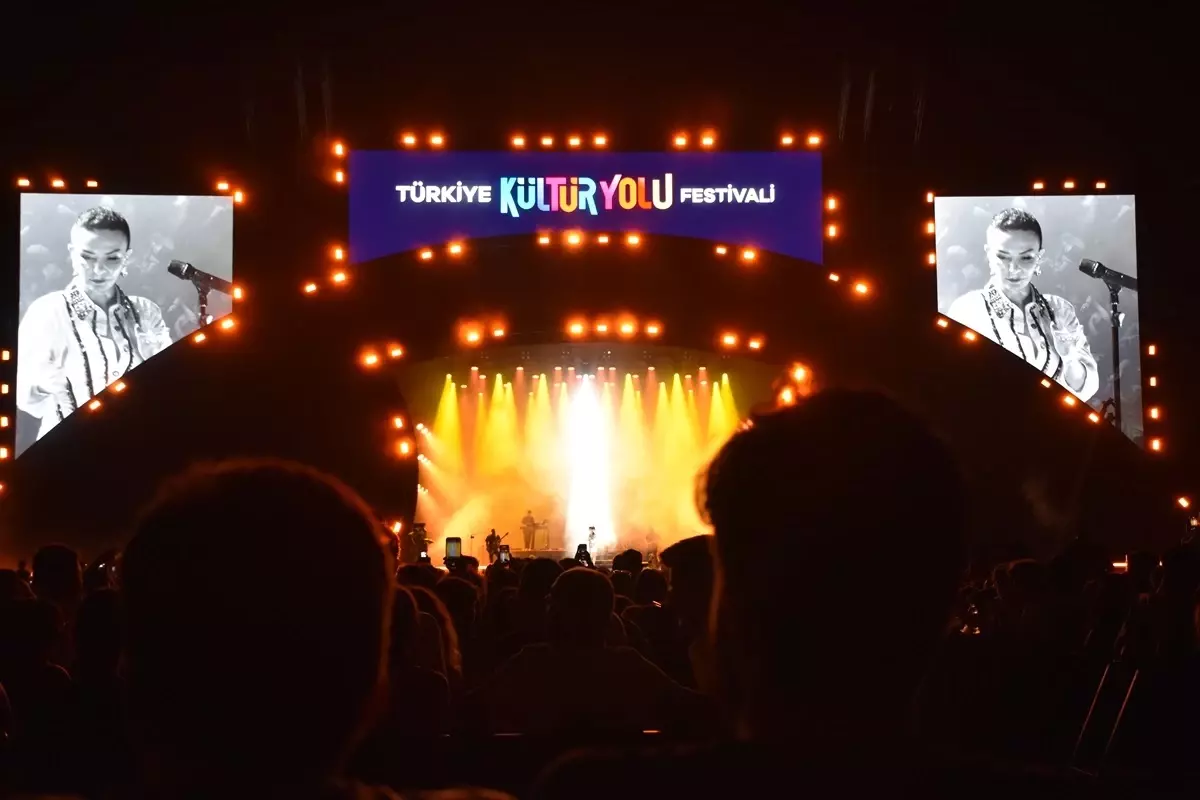 Trabzon Kültür Yolu Festivali'nde Fatma Turgut Coşkusu