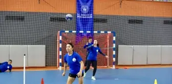 Kübra Akçayoğlu: Hentbolda Engelleri Aşan Antrenör