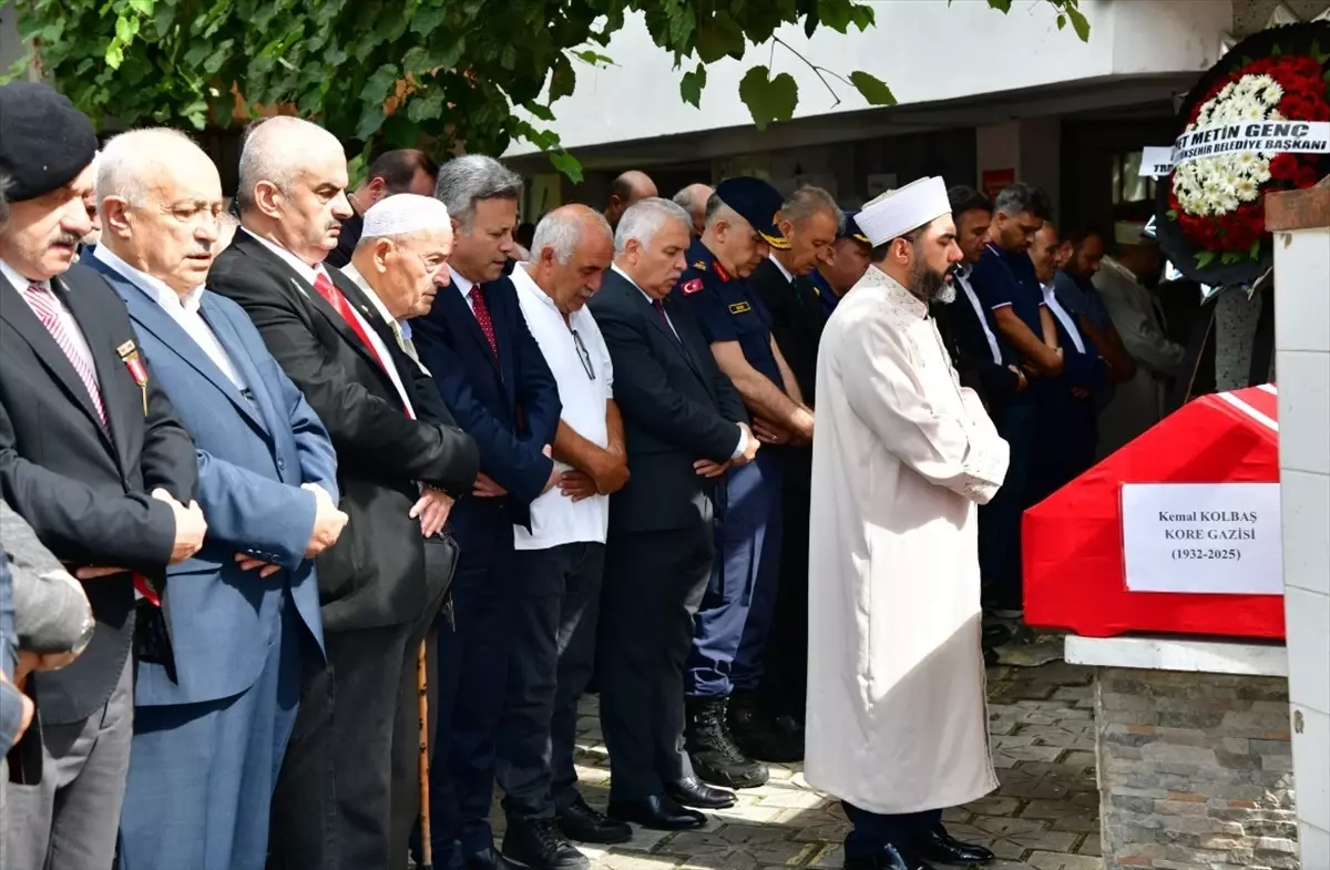 Kore Gazisi Kemal Kolbaş Son Yolculuğuna Uğurlandı