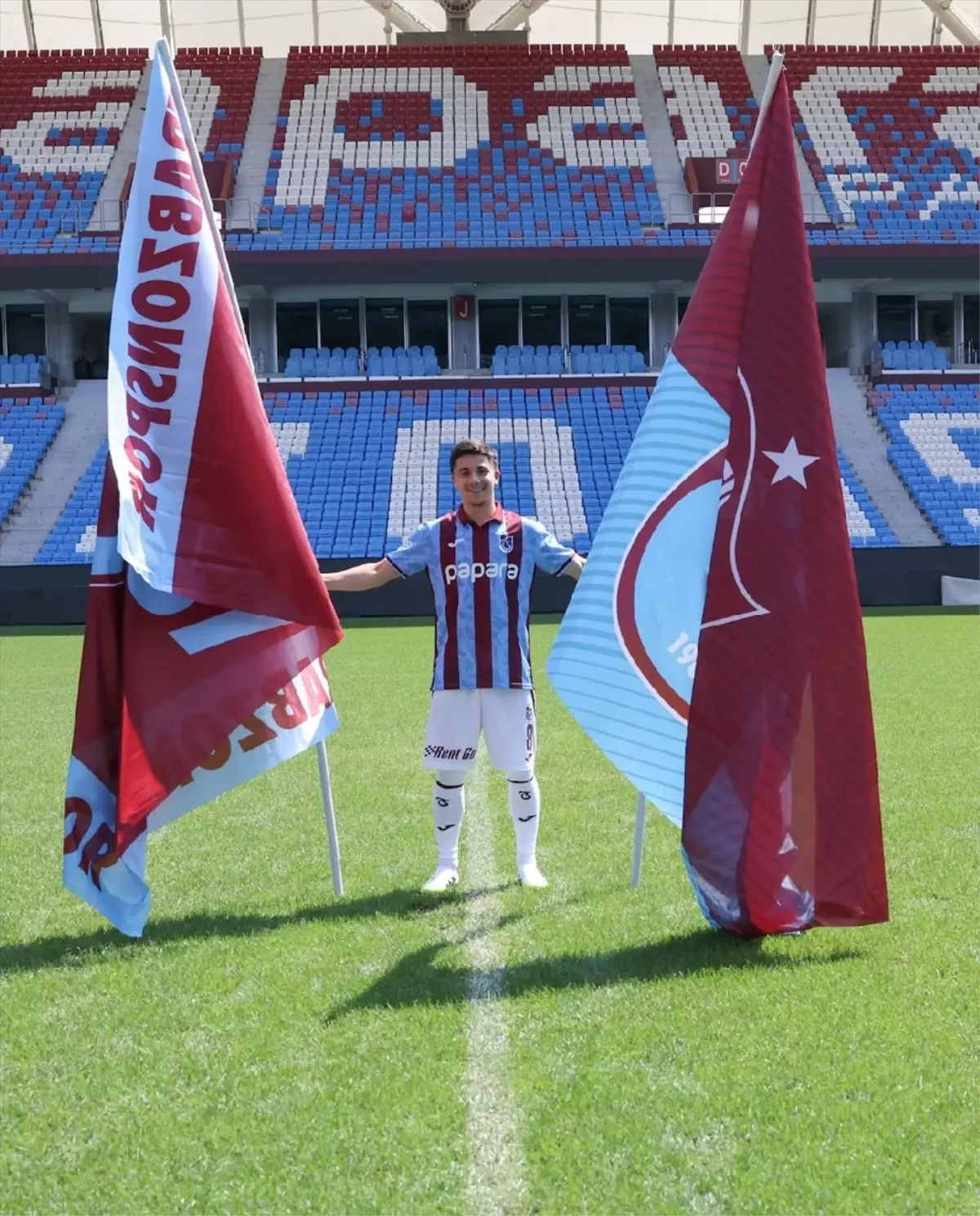 Trabzonspor, Benjamin Bouchouari ile 3+1 Yıllık Anlaşma Sağladı