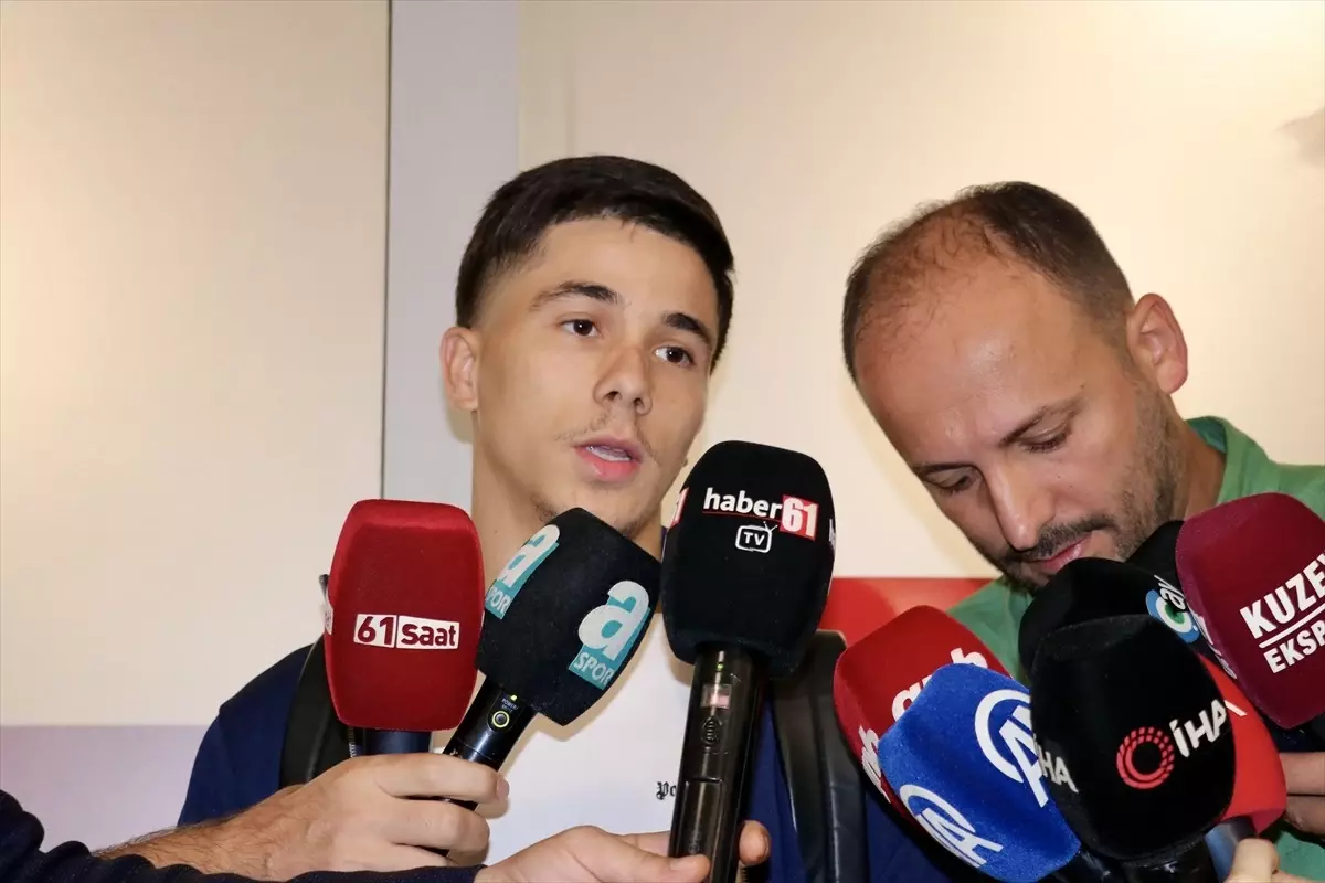 Trabzonspor'un Yeni Transferi Bouchouari Trabzon'a Geldi