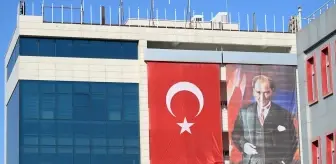 Trakya'da kamu binalarına 'Terörsüz Türkiye'ye destek için Türk bayrağı asıldı