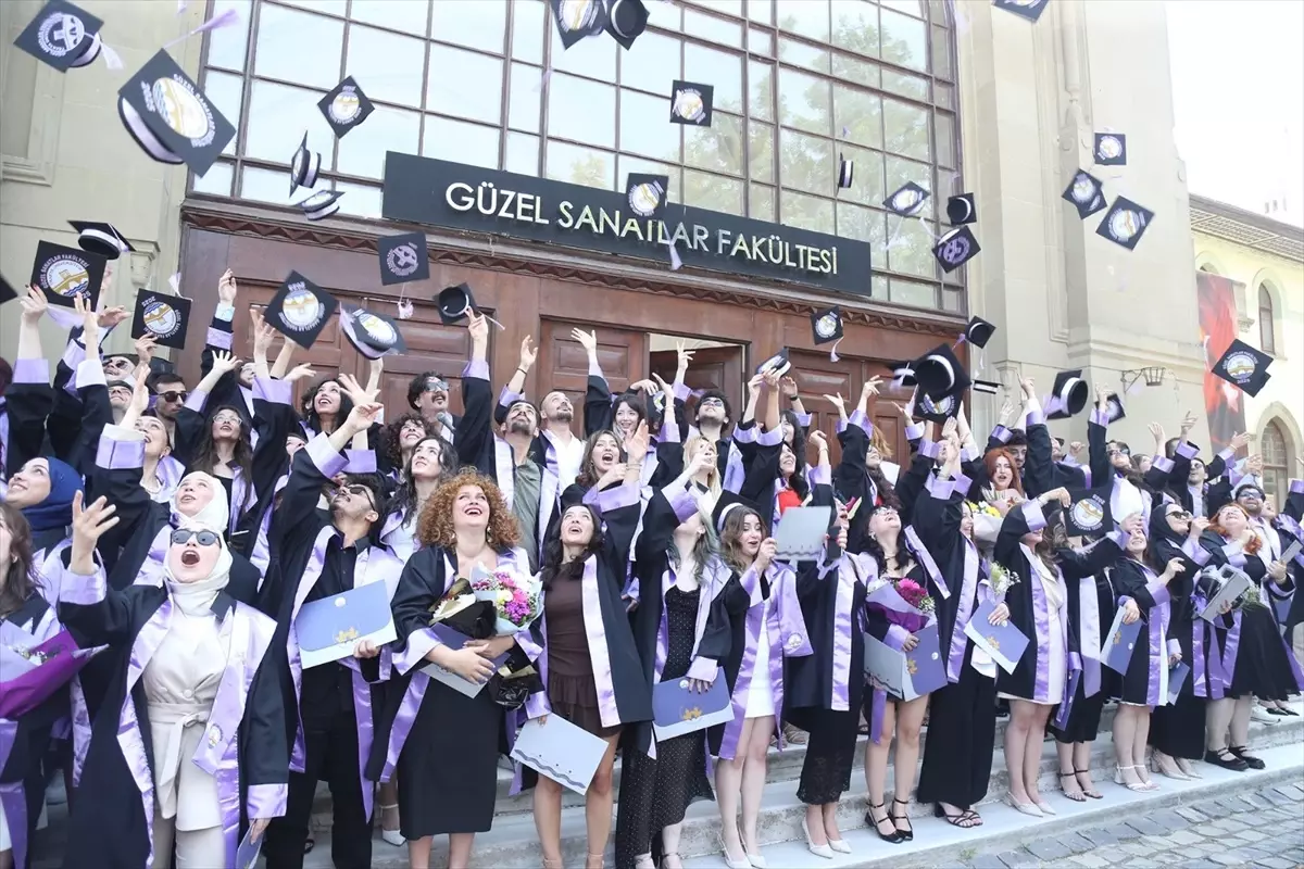 Trakya Üniversitesi Güzel Sanatlar Fakültesi Mezuniyet Töreni Düzenlendi