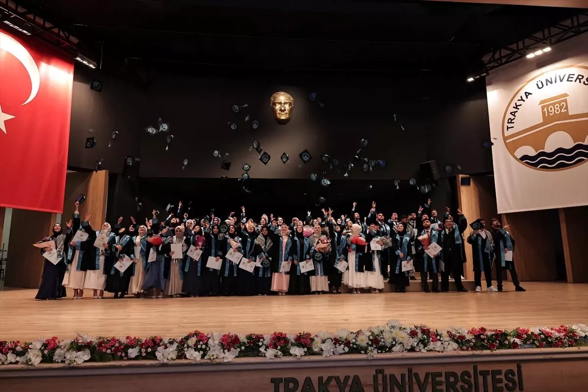 Trakya Üniversitesi İlahiyat Fakültesi Mezuniyet Töreni Düzenlendi