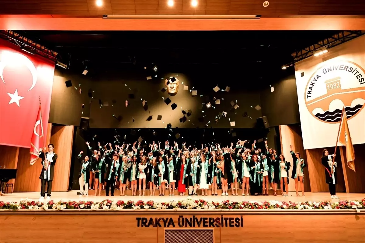 Trakya Üniversitesi Mezuniyet Töreni Gerçekleştirildi