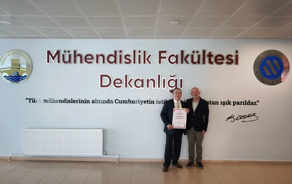 Trakya Üniversitesi'nden Güneş Panelleri için Yenilikçi Temizleme Cihazı