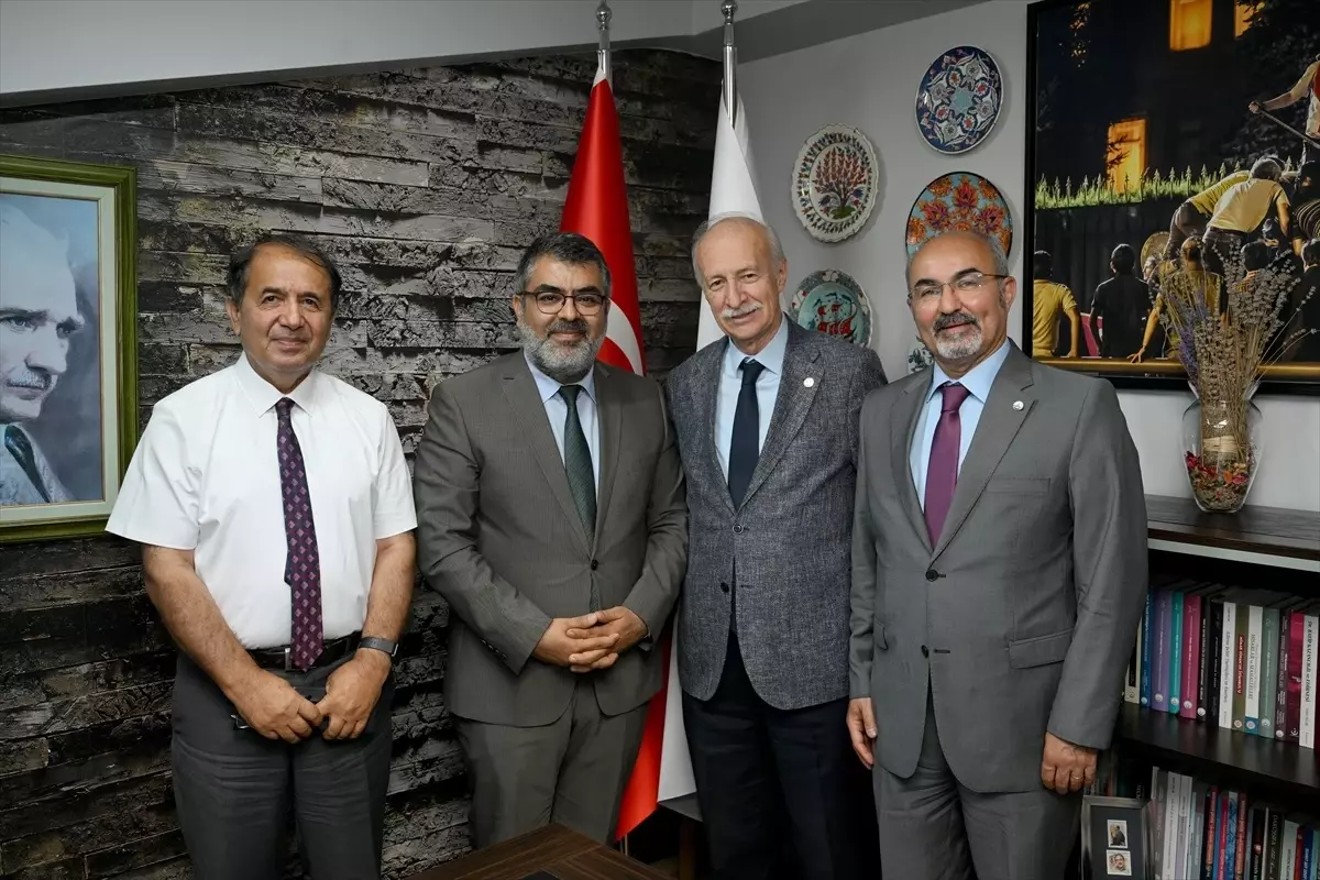 Trakya Üniversitesi Rektöründen Anadolu Ajansı'na Ziyaret
