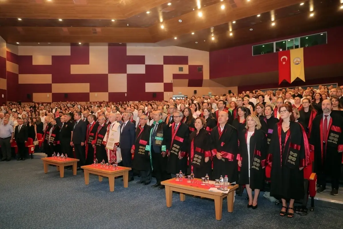 Trakya Üniversitesi'nde Tıp Fakültesi Mezuniyet Töreni Düzenlendi