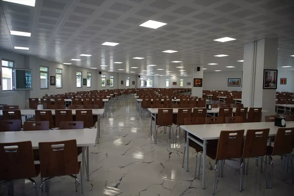 Trakya Üniversitesi'nde Yeni Öğrenci Yemekhanesi Açıldı