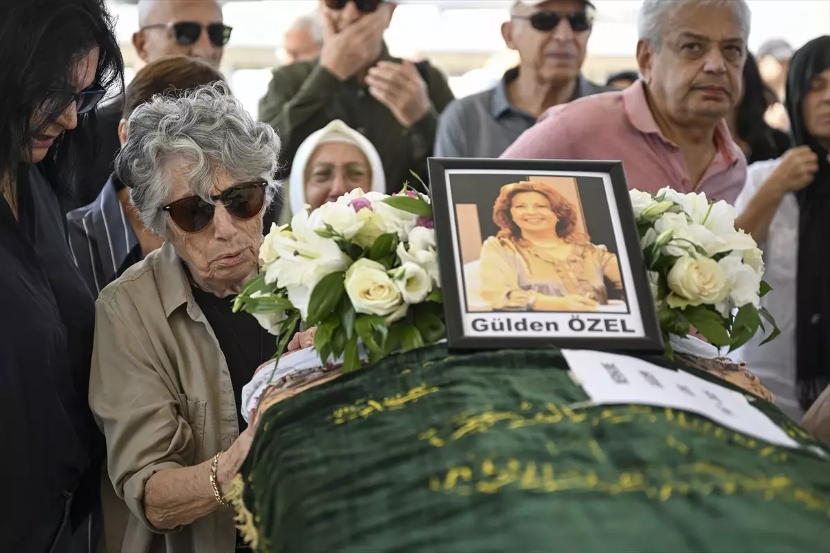 TRT Spikeri Gülden Özel Son Yolculuğuna Uğurlandı