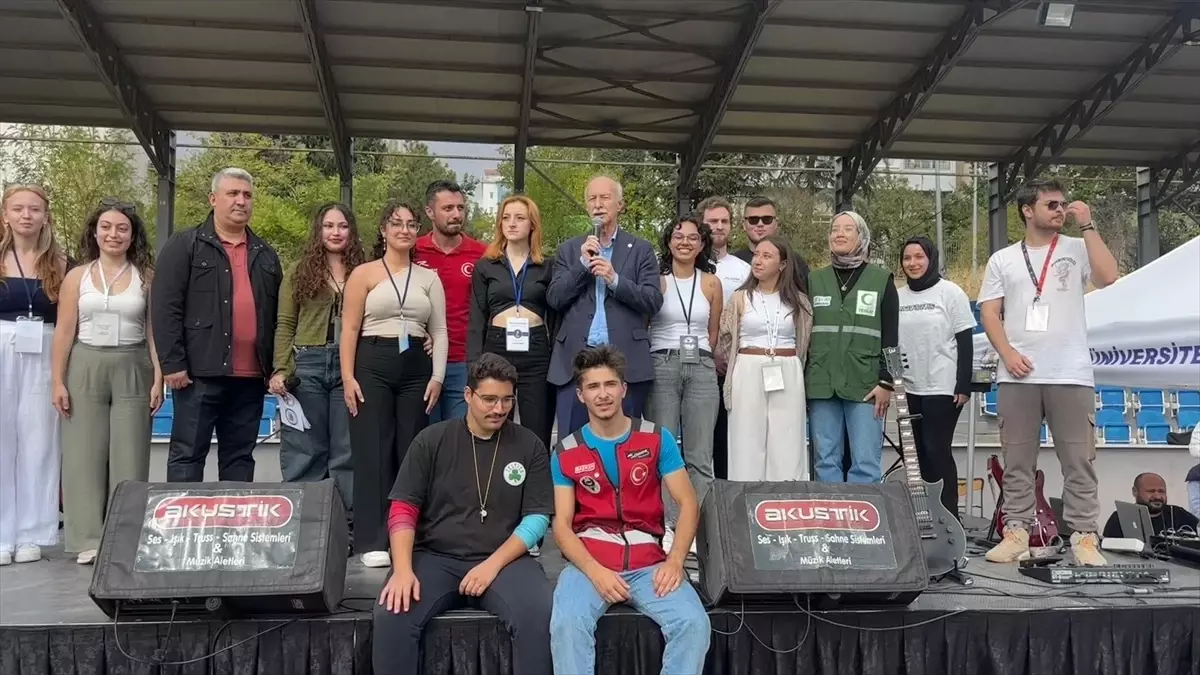 Trakya Üniversitesi'nde Öğrencilere Hoş Geldin Şenliği Düzenlendi