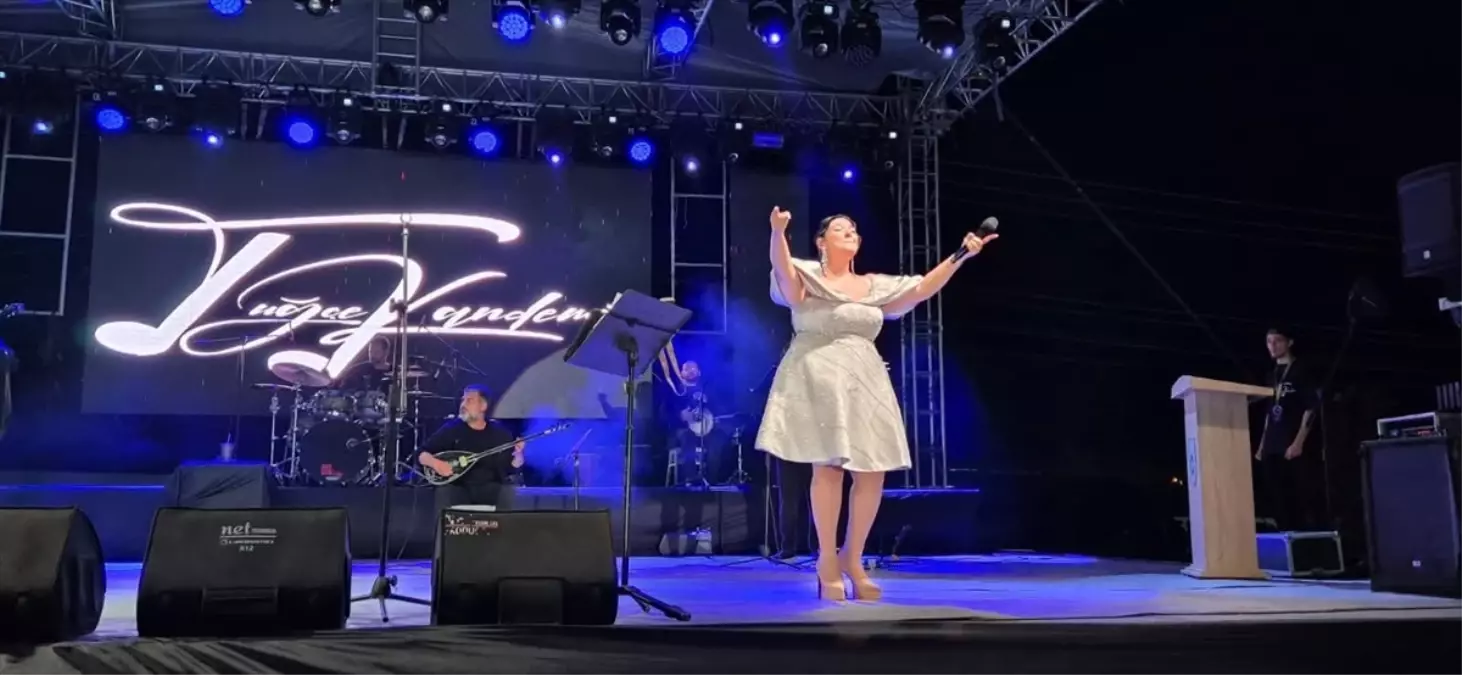 İpsala Çeltik Festivali'nde Tuğçe Kandemir Konser Verdi