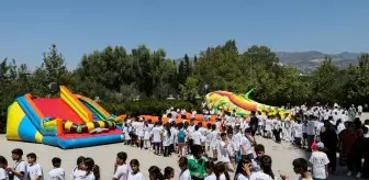 TÜGVA İzmir'de Yaz Okulu Kapanış Programı Düzenlendi