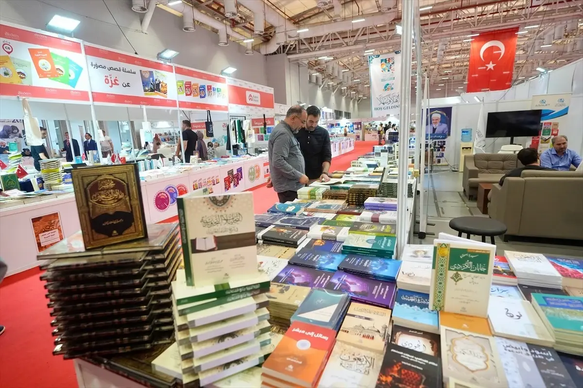 Tüm dünyadan kitapseverler İstanbul'daki Arapça Kitap Fuarı'nda buluştu