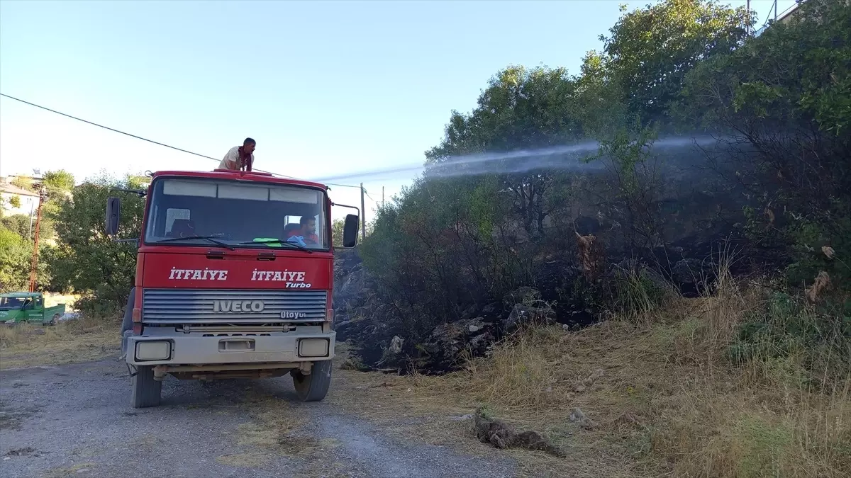 Tunceli'de Otluk Alanda Yangın Çıktı