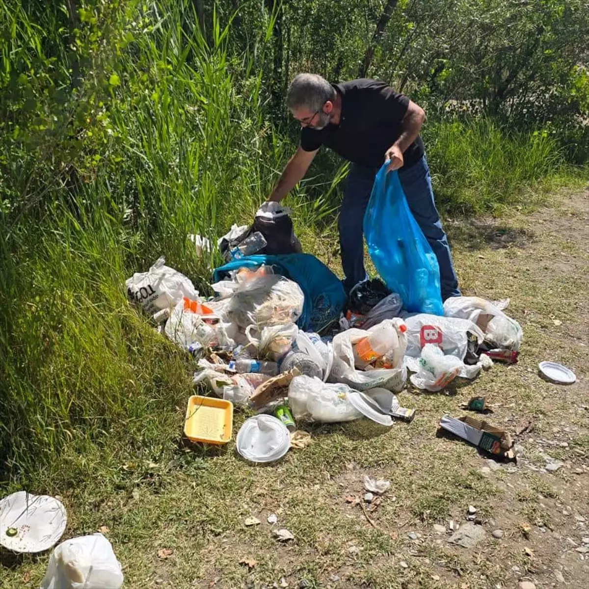 Tunceli Munzur Vadisi Milli Parkı'nda Temizlik Çalışması