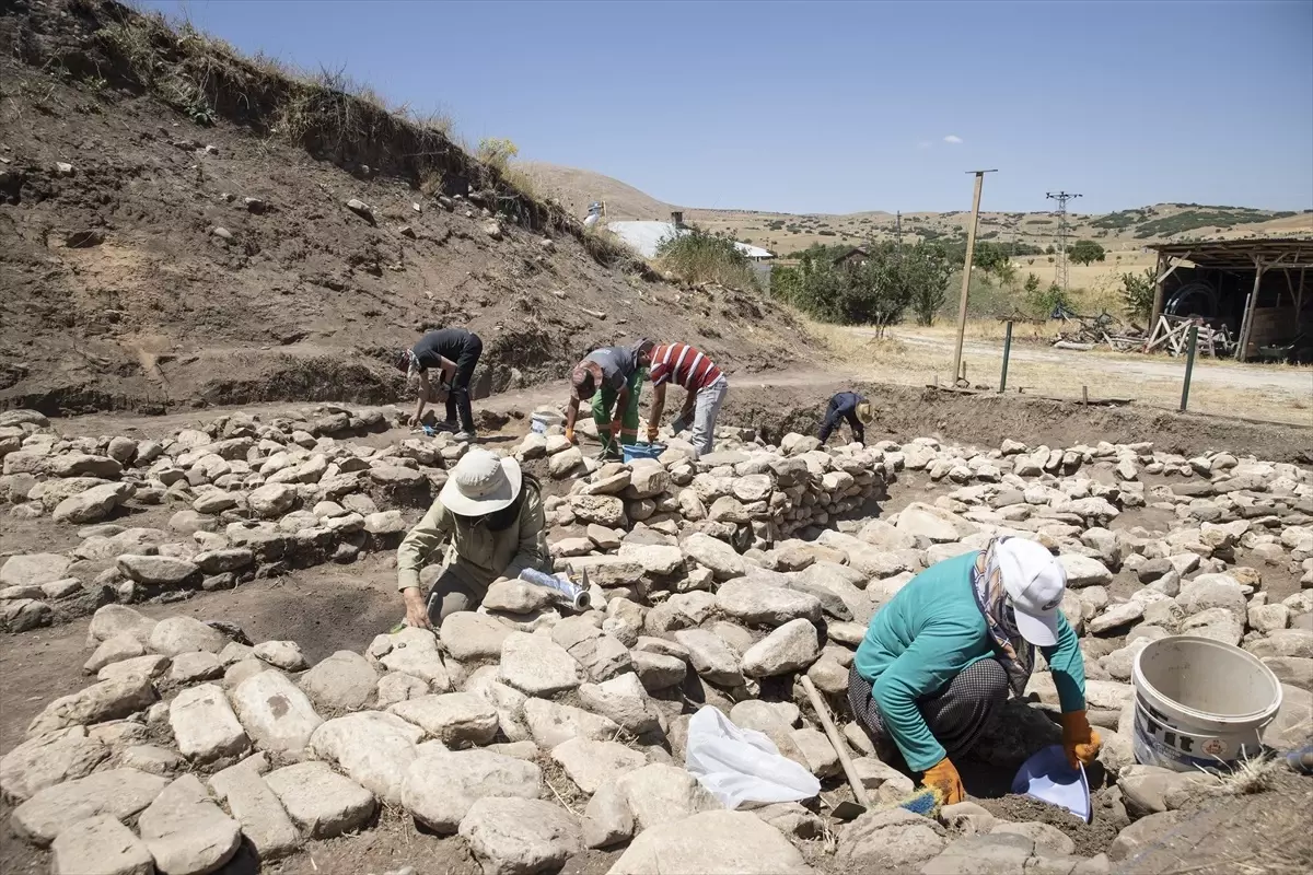 Tozkoparan Höyüğü'nde Kurtarma Kazıları Yeniden Başladı
