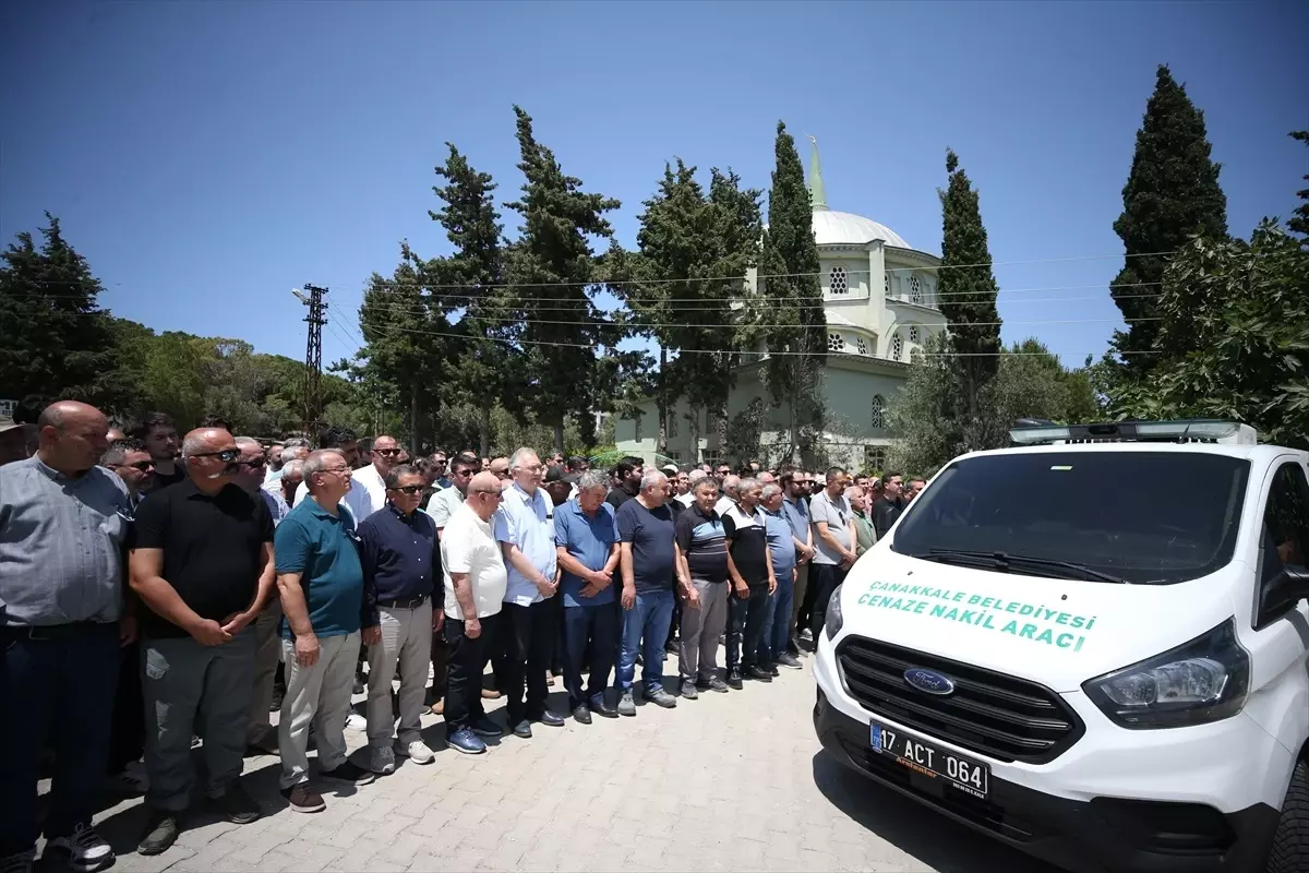 Tunceli'de Uçuruma Yuvarlanan Araçta Hayatını Kaybeden Anneanne ve Torunları Defnedildi