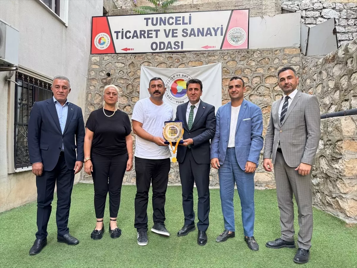 Tunceli'nin İksor Markalı Munzur Balı, Londra'da Altın Madalya Kazandı
