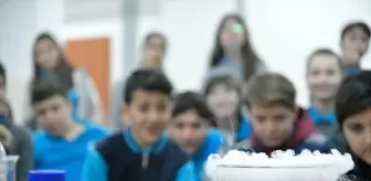 Tüpraş, Öğrencilere Bilimi Sevdirmek İçin Fen Deneyleri Videoları Yayınladı