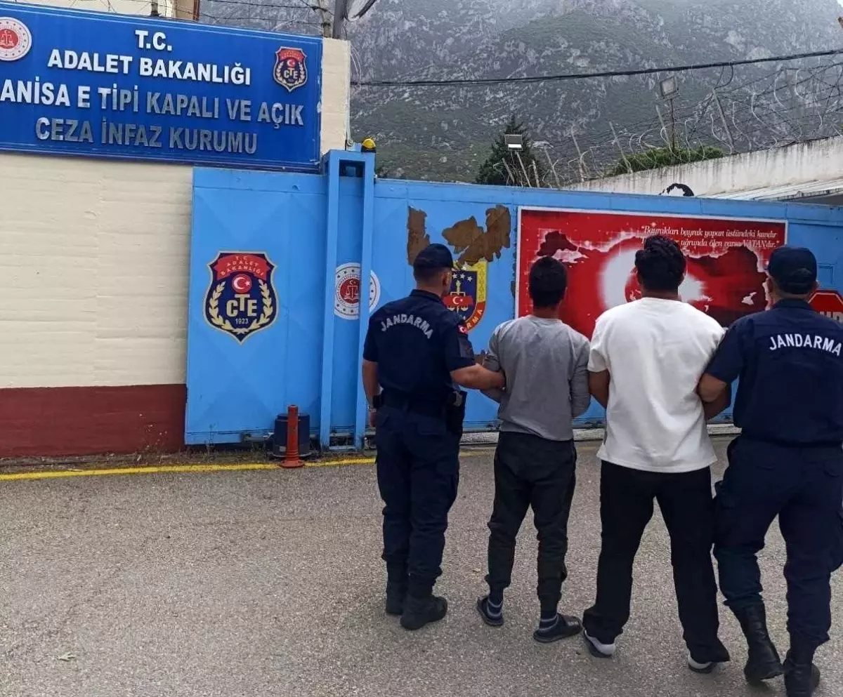 Turgutlu'da Jandarma Operasyonunda İki Şahıs Yakalandı