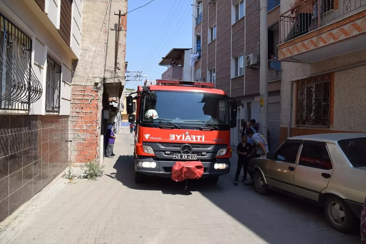Asansör Tamiri Sırasında Sıkışan İşçi İtfaiye Tarafından Kurtarıldı