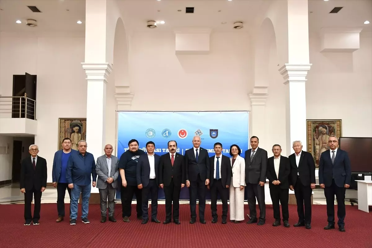 Türk Akademisi'nden Türk Ülkeleri Tarihine Ortak Eser Hazırlığı
