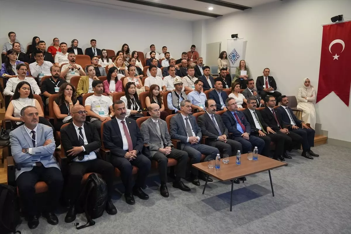 Türk Dünyası Genç Tarihçiler Çalıştayı başladı