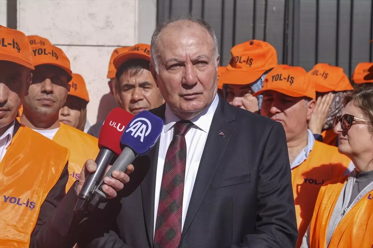 Kamu İşçileri İçin Yeni Teklif Beklentisi