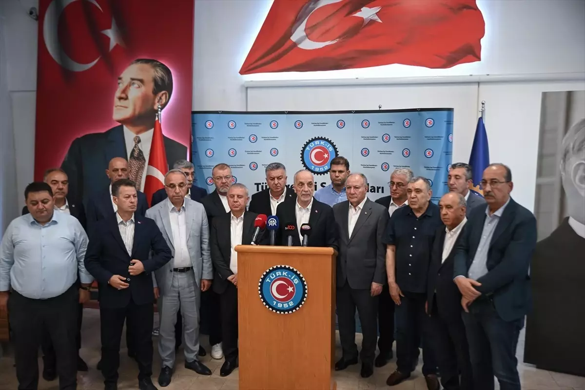 TÜRK-İŞ Genel Başkanı Atalay'dan Kamu İşçisine Zam Mücadelesi Açıklaması
