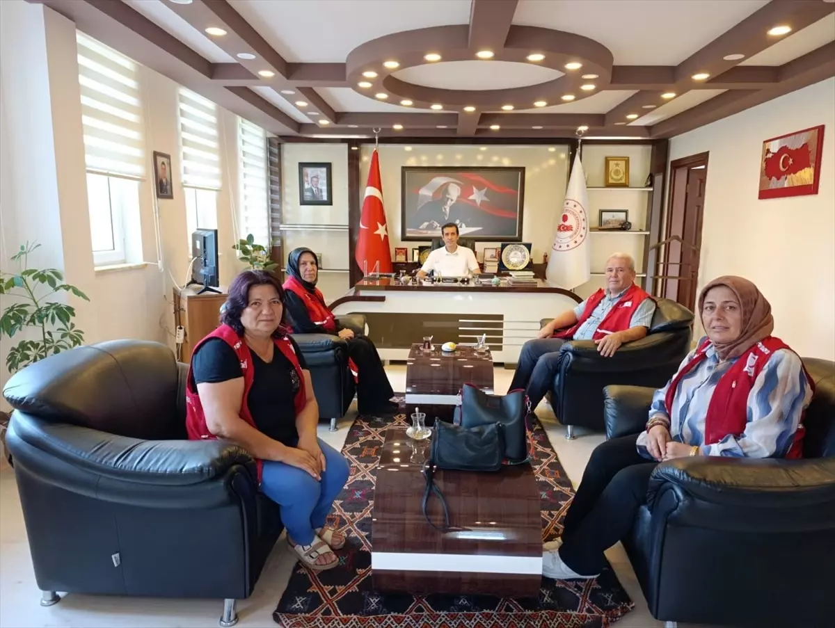 Türk Kızılay Anamur Şube Başkanı'ndan Bozyazı Kaymakamı'na Ziyaret