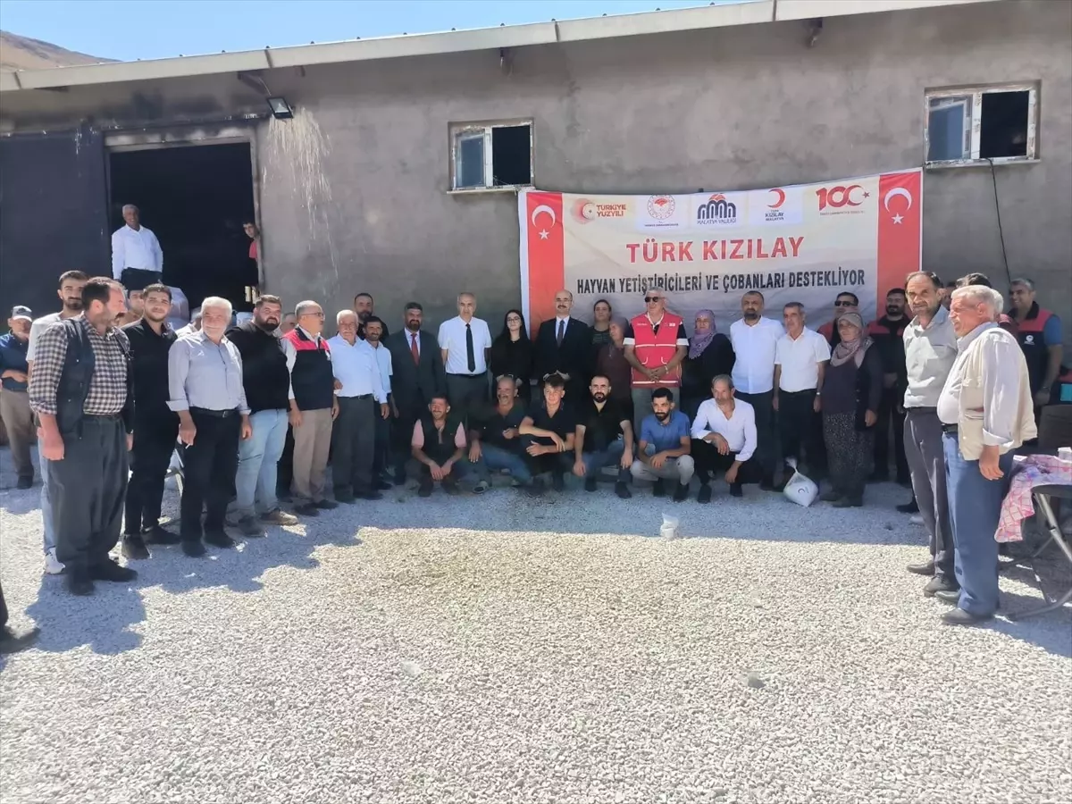 Türk Kızılay, Doğanşehir'deki Hayvan Yetiştiricilerine Destek Sağladı