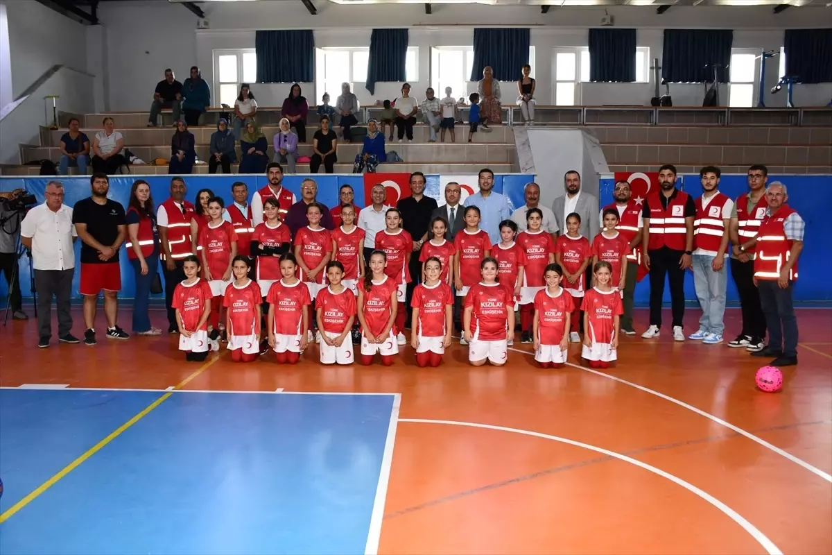Kızılay, Eskişehir'de Yaz Spor Okulları Projesini Hayata Geçirdi