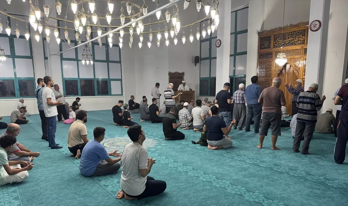 Hatay'da Camilerde Orman Yangınları İçin Dua Edildi
