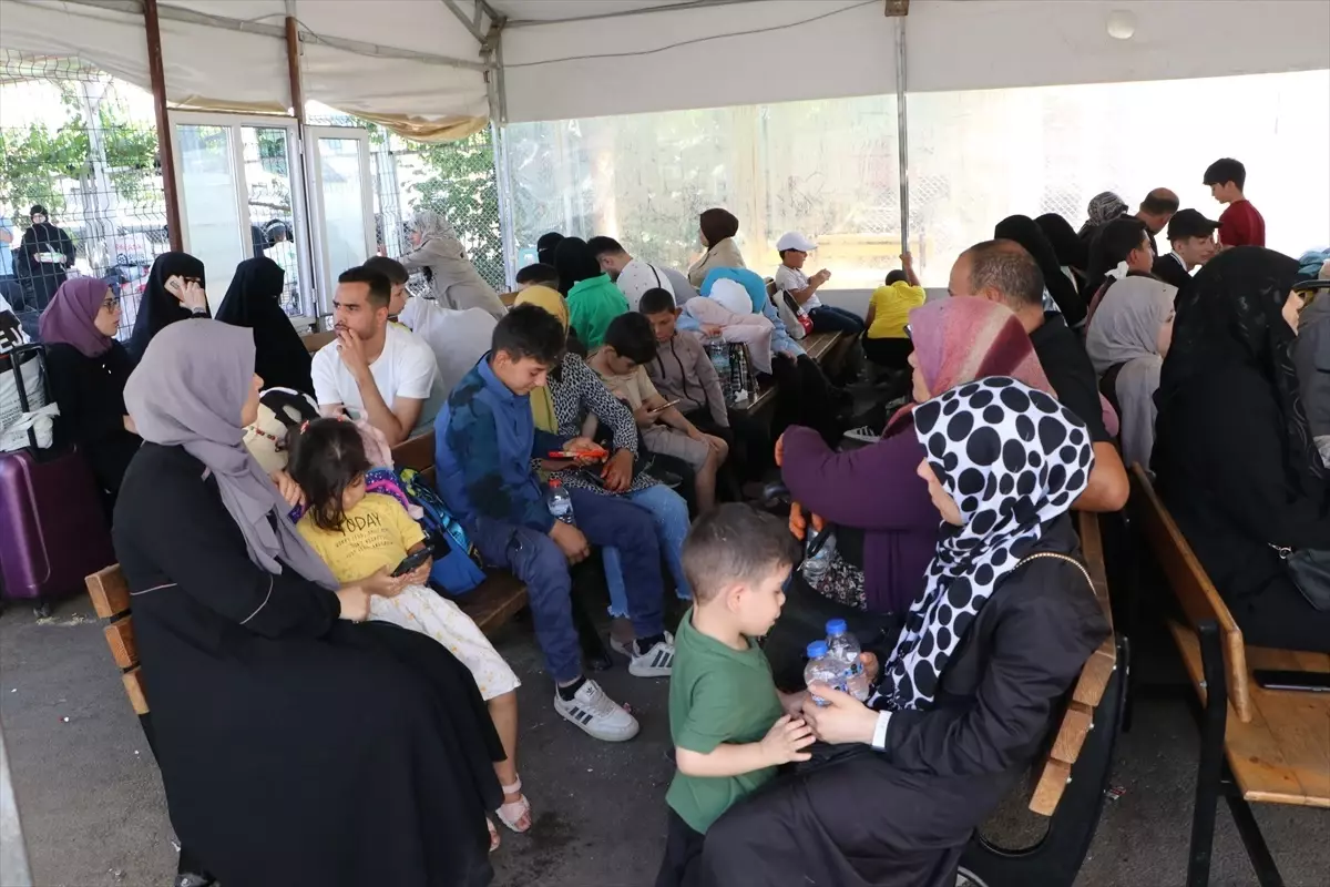 Suriyelilerin Ülkelerine Dönüşü Hızlandı