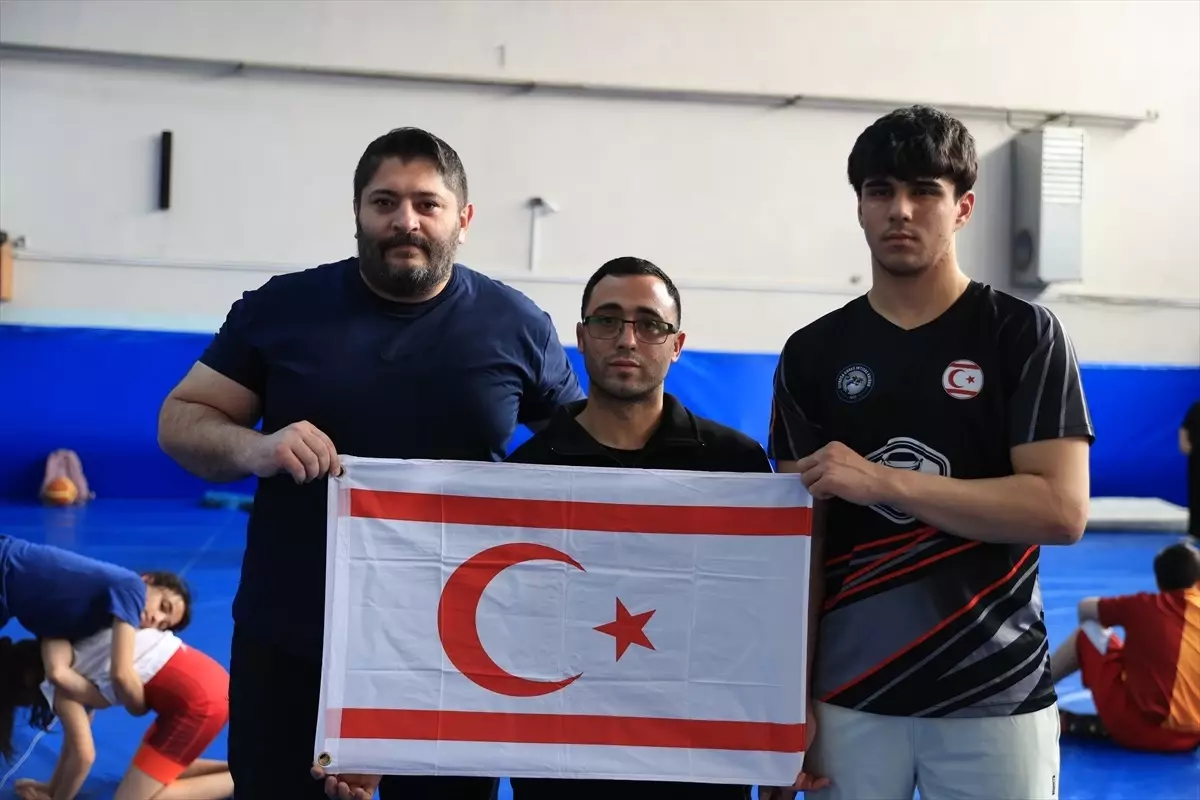 KKTC Güreşçileri Edirne'de Eğitim Alıyor