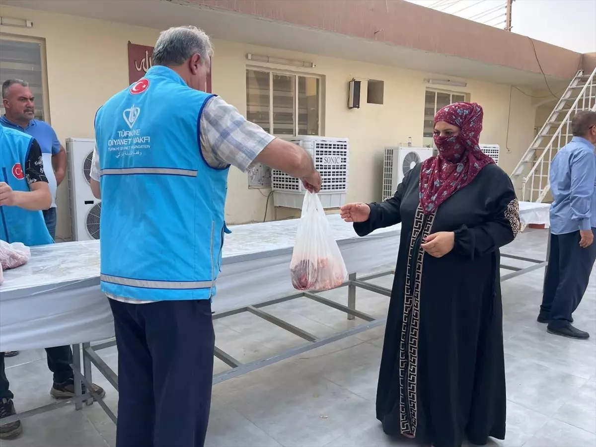 Türkiye Diyanet Vakfı, Kerkük'te 500 Aileye Kurban Eti Dağıttı
