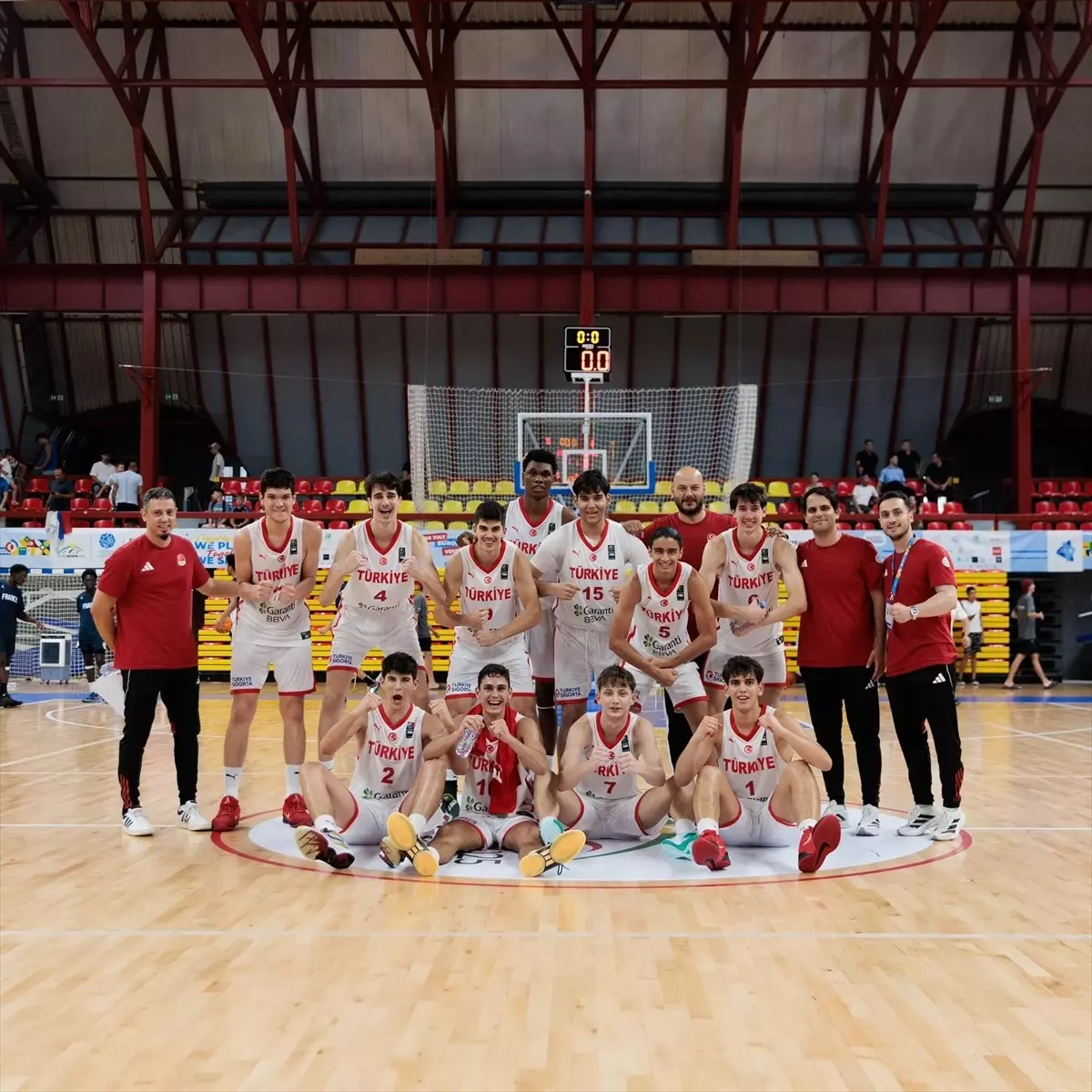 Türkiye Genç Erkek Basketbol Milli Takımı Finale Yükseldi