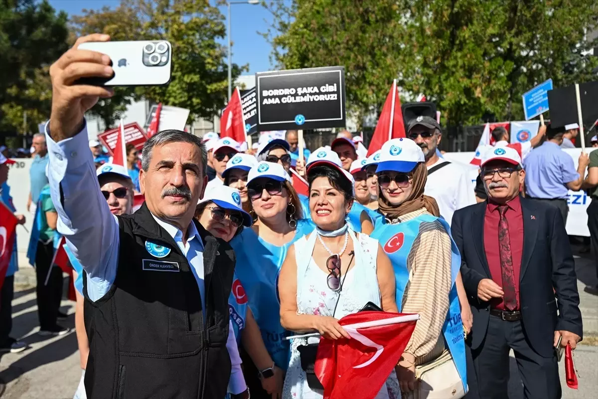 Türkiye Kamu-Sen, Hükümetin Teklifini Reddetti ve İş Bıraktı