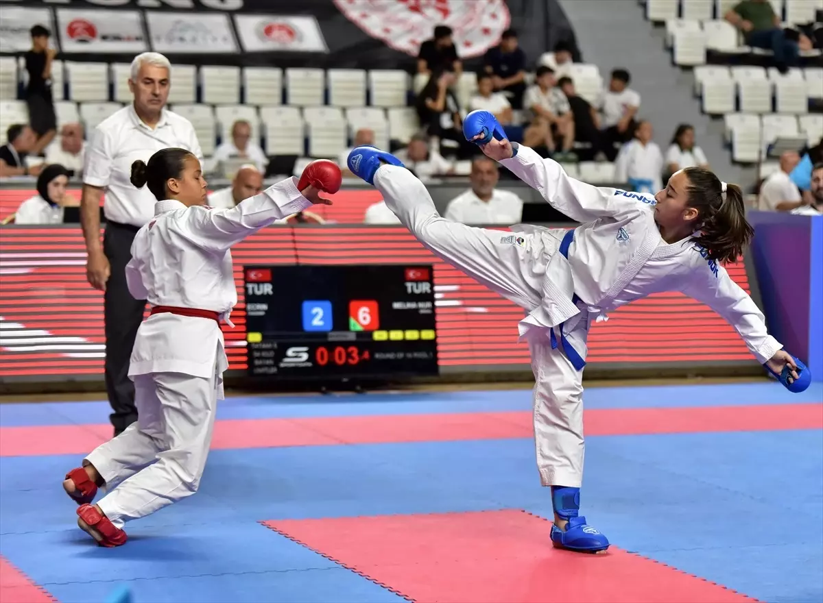 Türkiye Karate Premier Ligi Murat Eşsiz Etabı Manisa'da Başladı