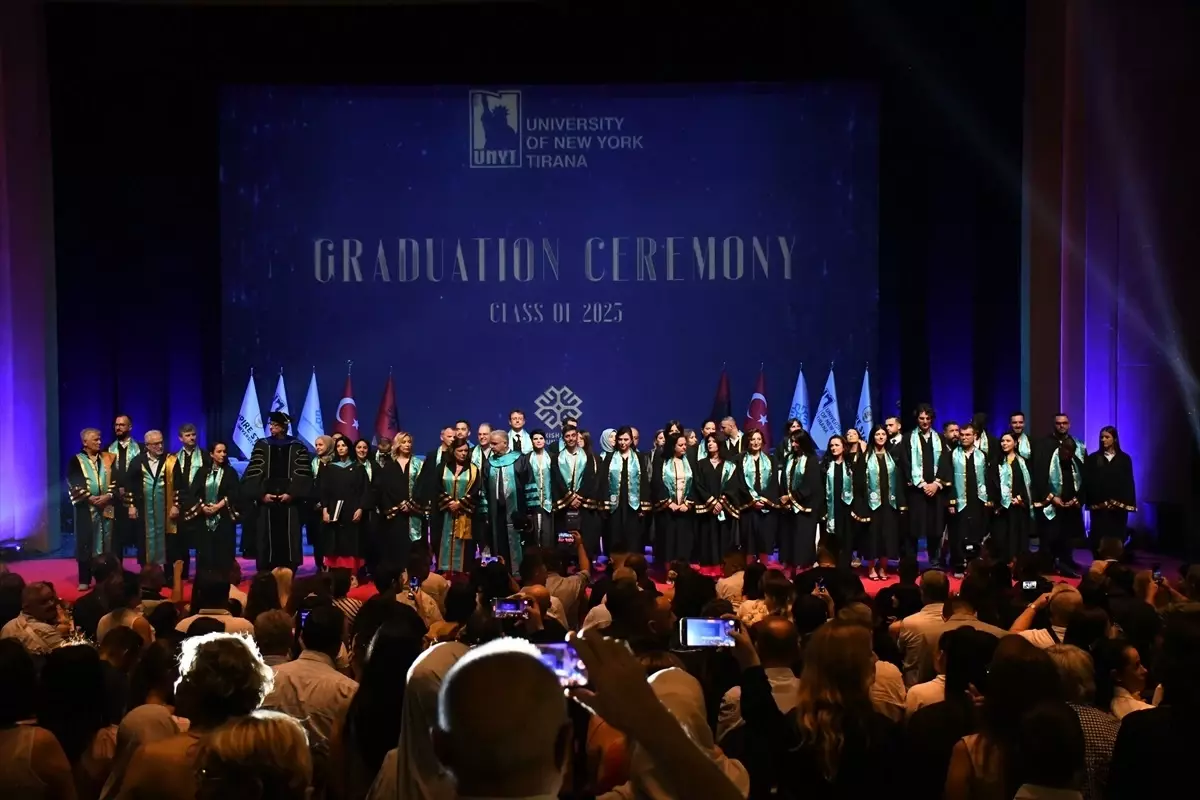Tiran'da Türkiye Maarif Vakfı'na Ait New York Üniversitesi Mezuniyet Töreni Düzenlendi