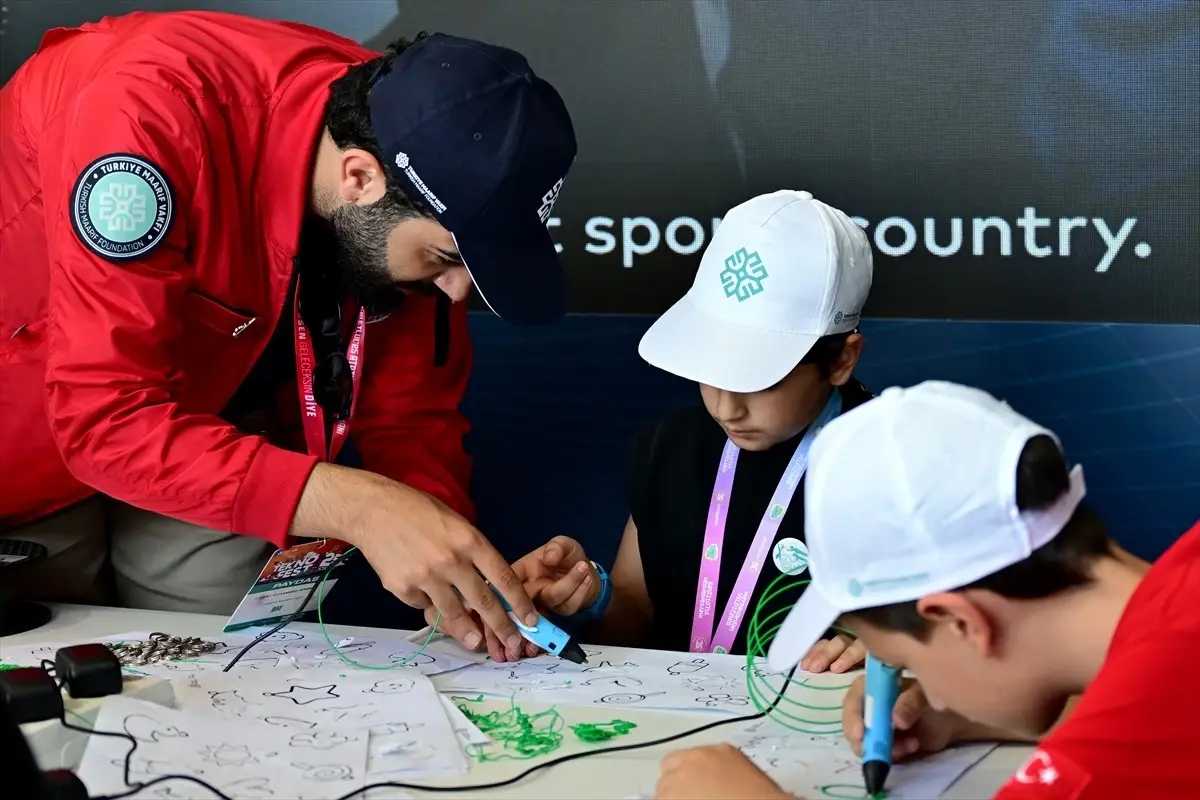 Türkiye Maarif Vakfı, TEKNOFEST 2023'te Öğrencilerin Yenilikçi Projeleri ile Yer Aldı