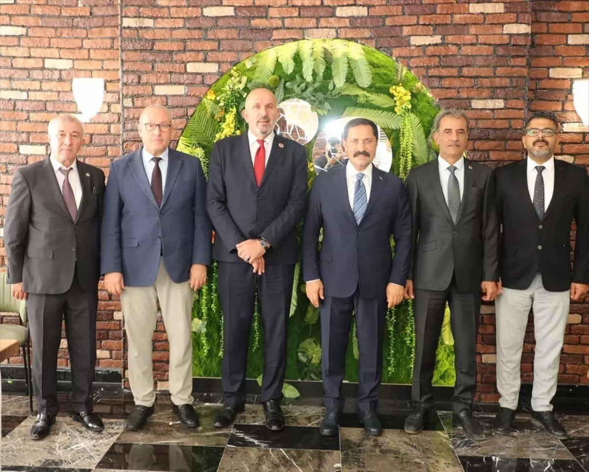 Hatay Valisi, Muhtarlarla Dayanışma Toplantısı Gerçekleştirdi