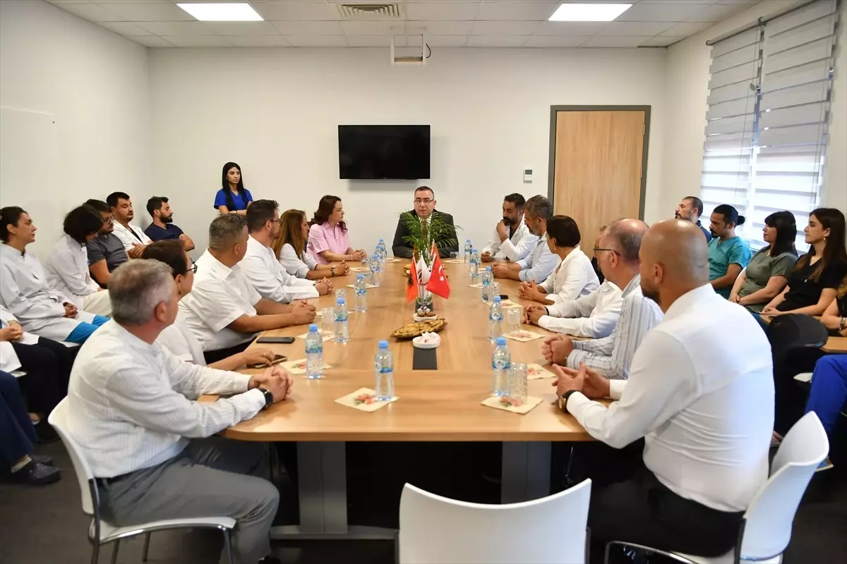 Büyükelçi Atay, Türkiye-Arnavutluk Fier Dostluk Hastanesi'ni Ziyaret Etti